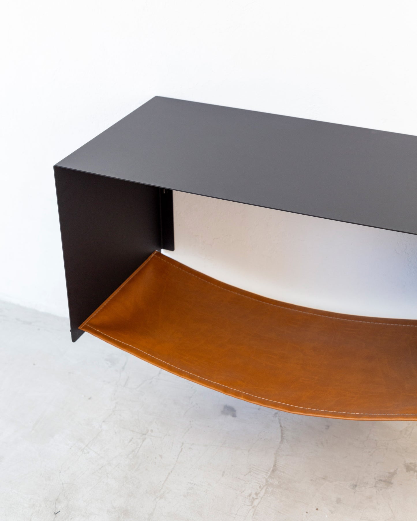 Mesa de cabeceira Solo (suspensa)