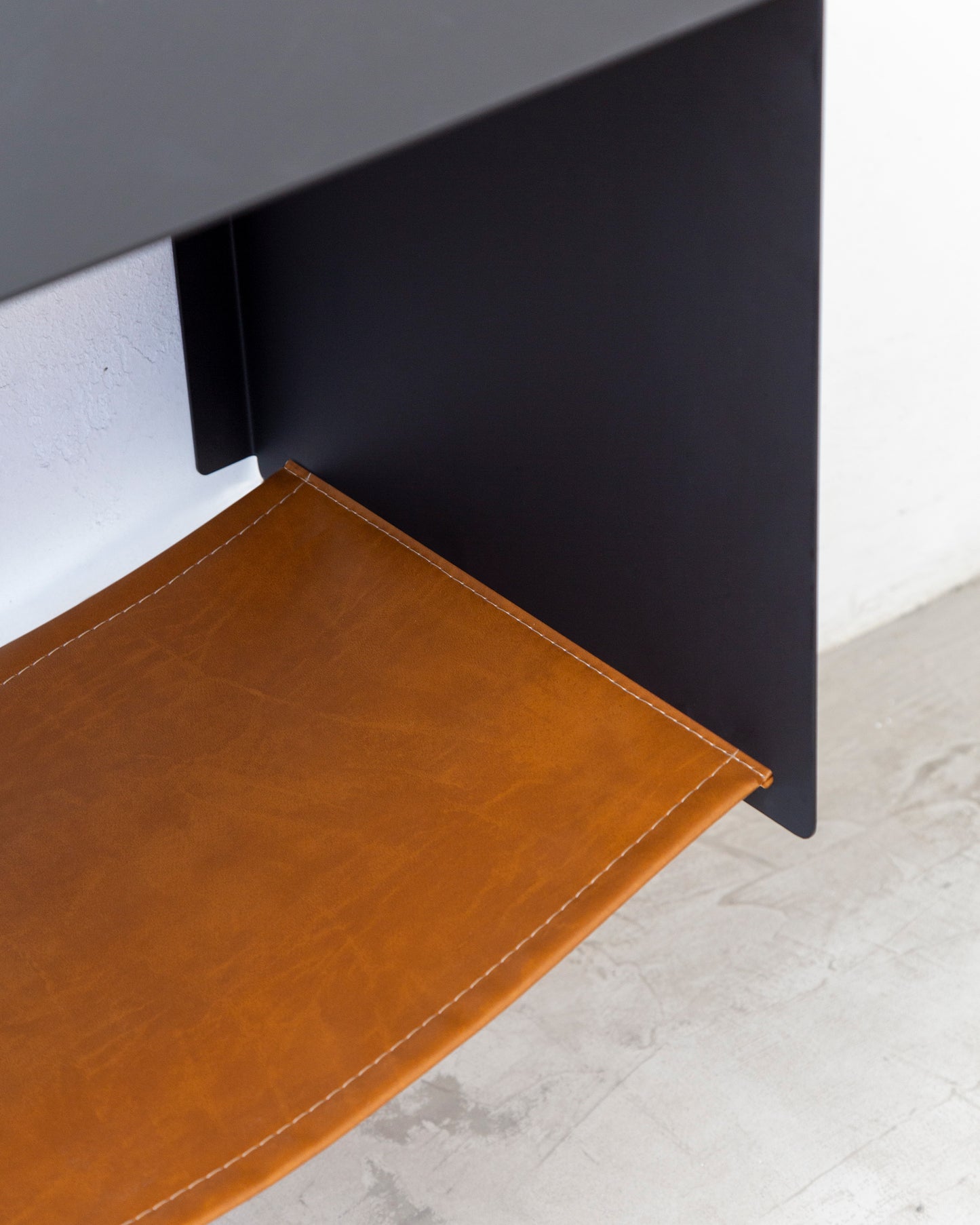 Mesa de cabeceira Solo (suspensa)