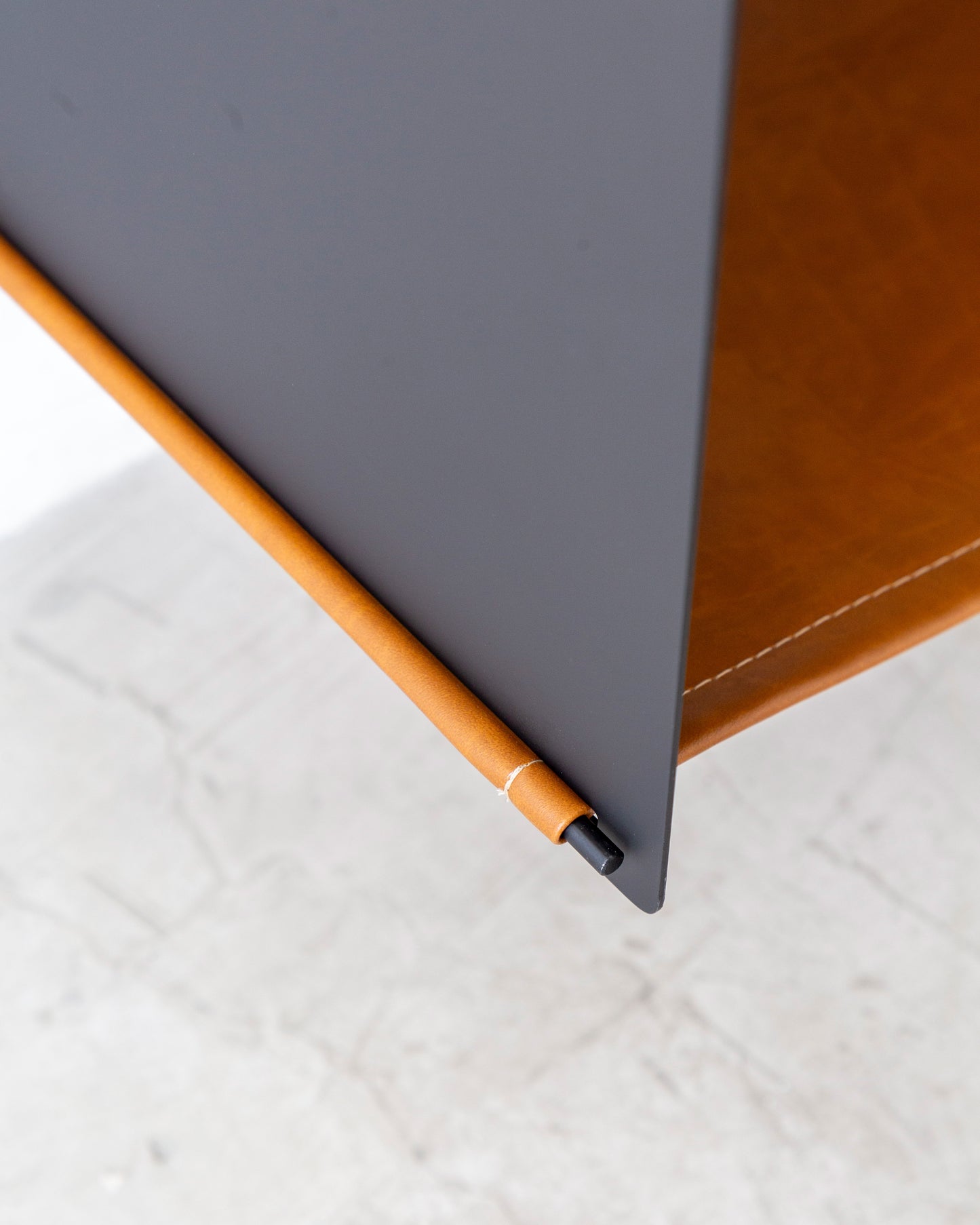 Mesa de cabeceira Solo (suspensa)