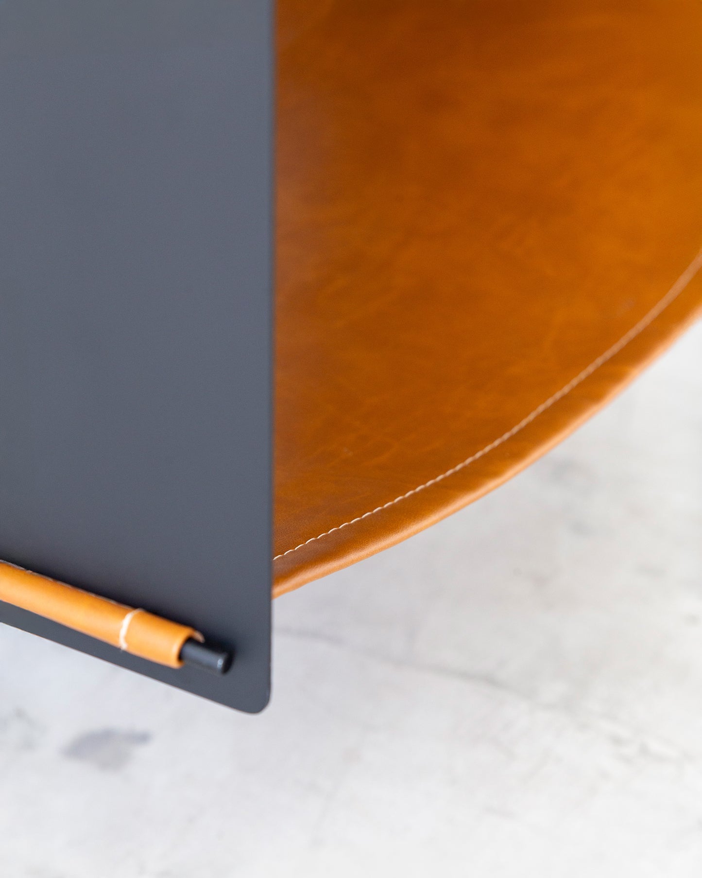 Mesa de cabeceira Solo (suspensa)